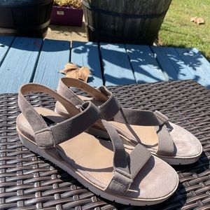 Steven by Steve Madden sandals 8.5 taupe EUC smoke free